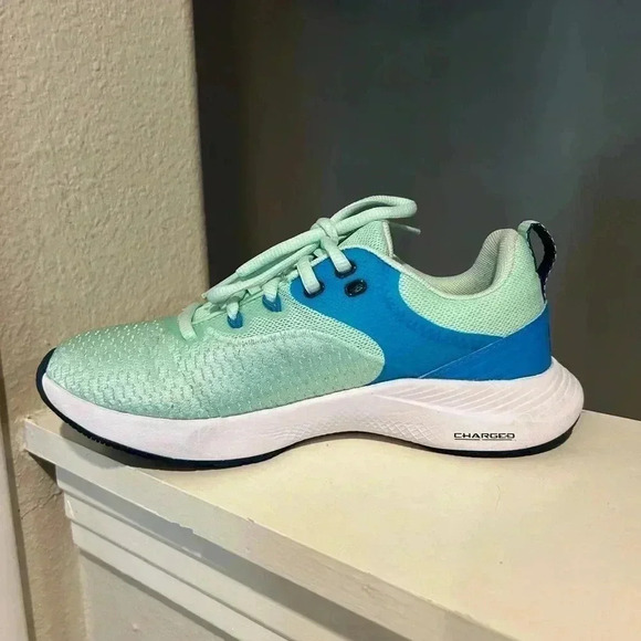 Size 6.5 UNDER ARMOUR WOMEN BREATHE TR 3 GREEN/WHT RUNNING SHOES New No Box - Picture 3 of 9